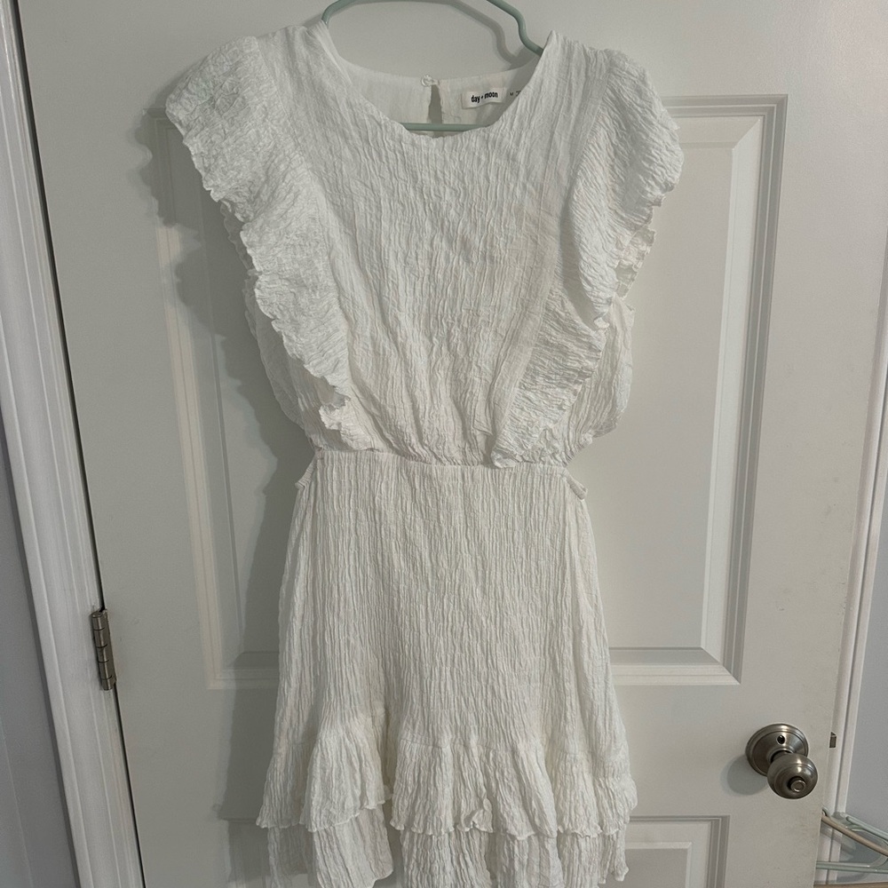 Chic White Ruffled Mini Dress